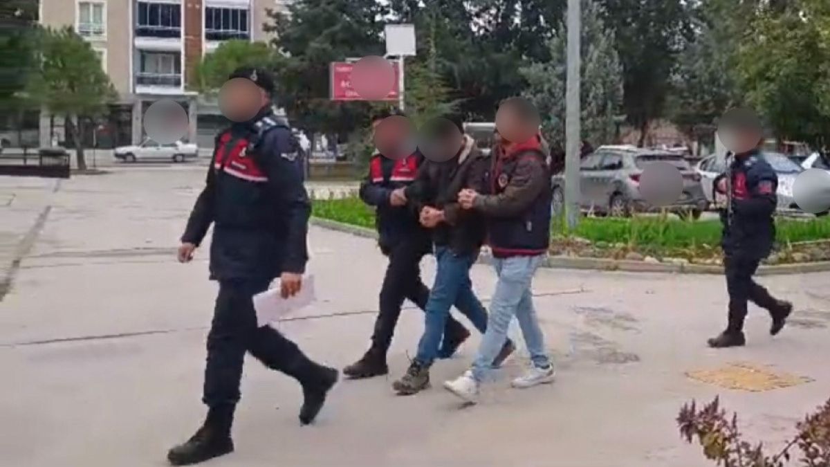 Denizli'de 'Gizli servisten Komiser Kenan' dedi, 1 milyon dolandırdı