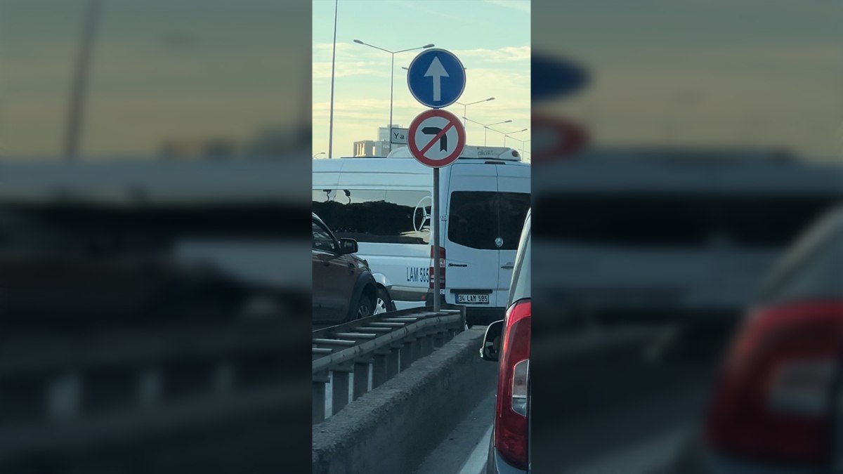 İstanbul Kartal'da servis sürücüleri trafiği tehlikeye attı