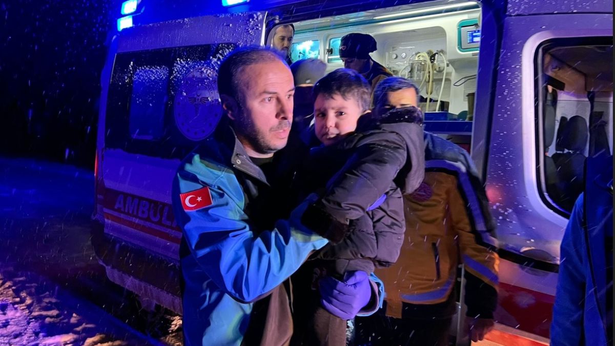 Hakkari'de ekipler, yaralanan Mir Ali için seferber oldu