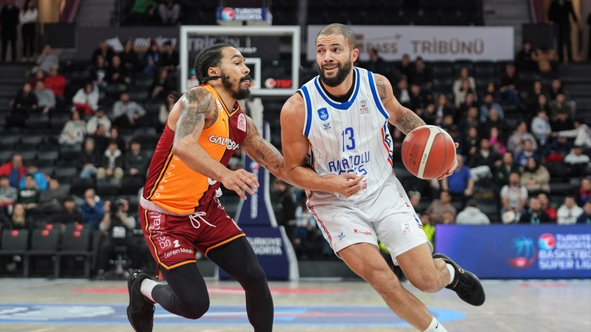 Anadolu Efes, Galatasaray'ı yendi