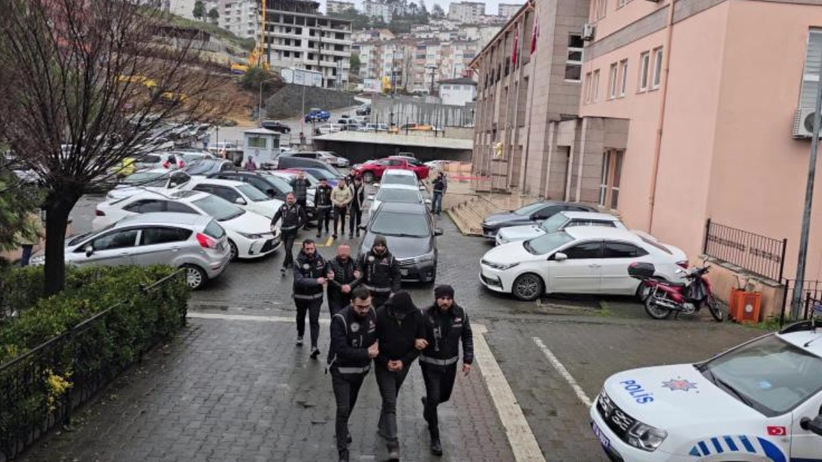 Zonguldak'ta polisin 4 aylık takibiyle düzenlenen tefeci operasyonunda kuyumcu tutuklandı