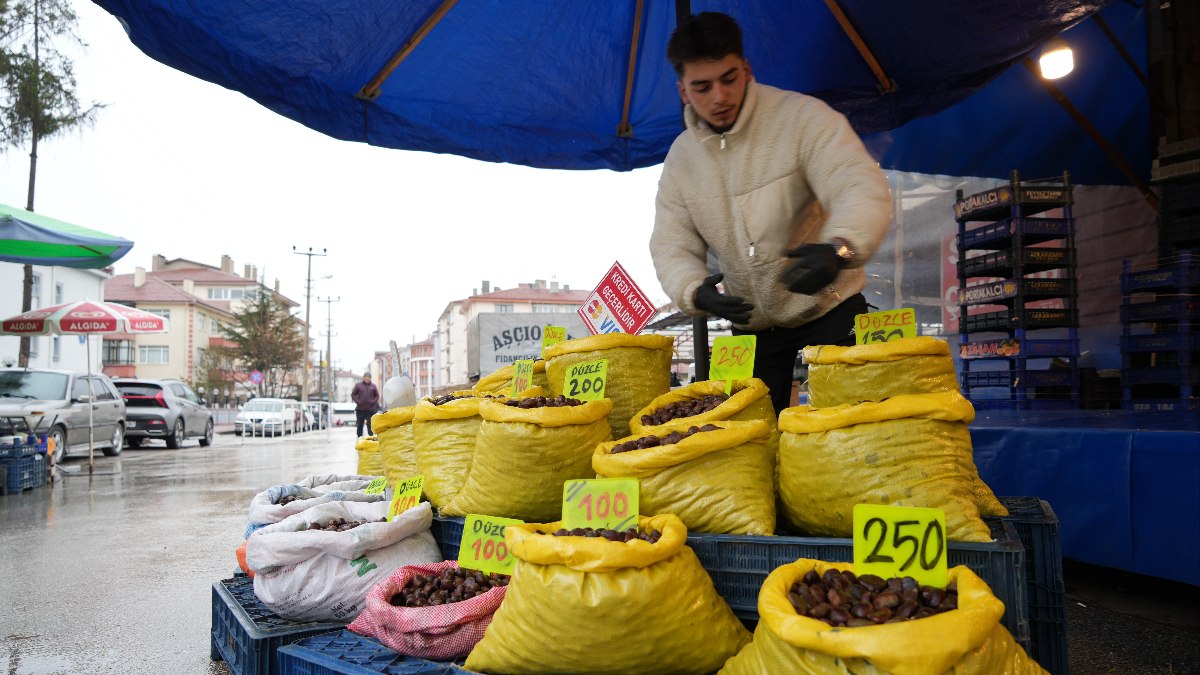 Bolu'da kilosu 300 lirayı bulan kestaneye rağbet azaldı