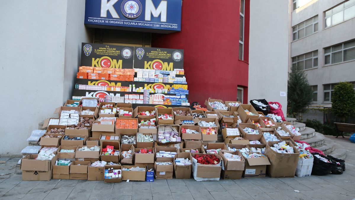Adana'da reçeteyle aldıkları ilaçları sattılar