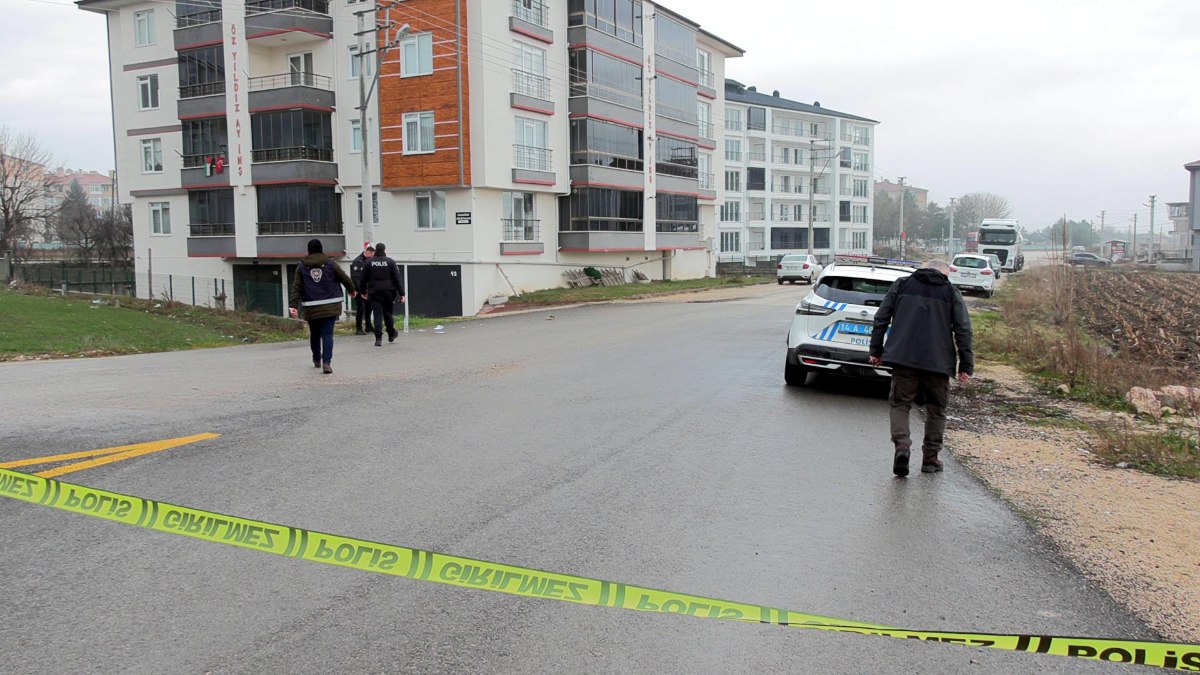 Bolu'da ev sahibi, tabancayla kovaladığı kiracısını vurdu