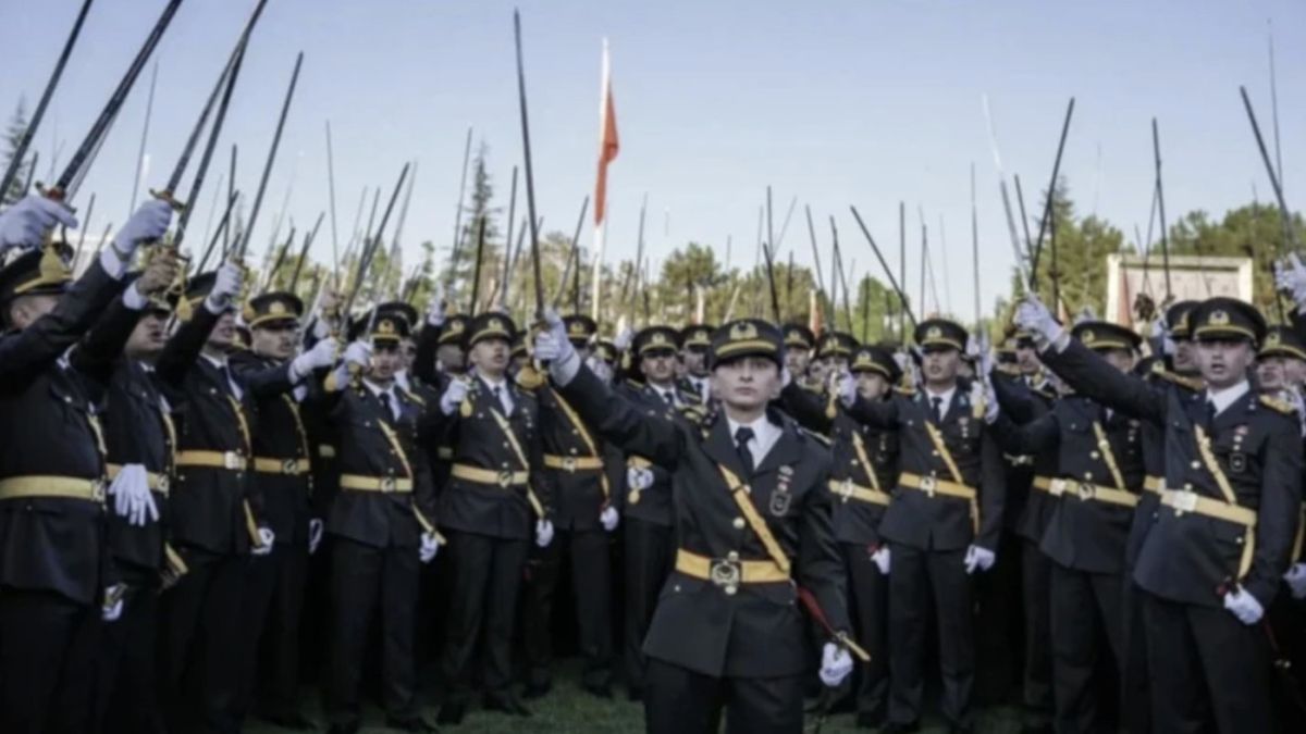 Kılıçlı yemin soruşturması: Teğmenler için karar günü