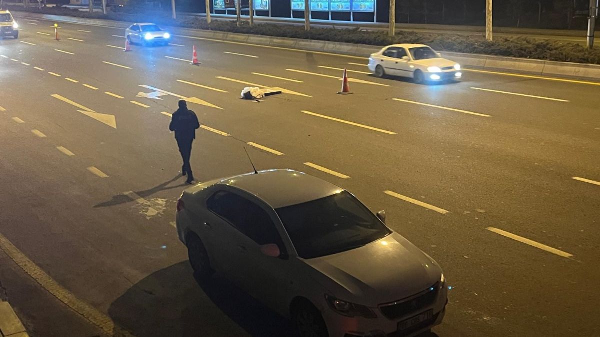 Ankara'da seyir halindeki araçtan atlayan kadın hayatını kaybetti