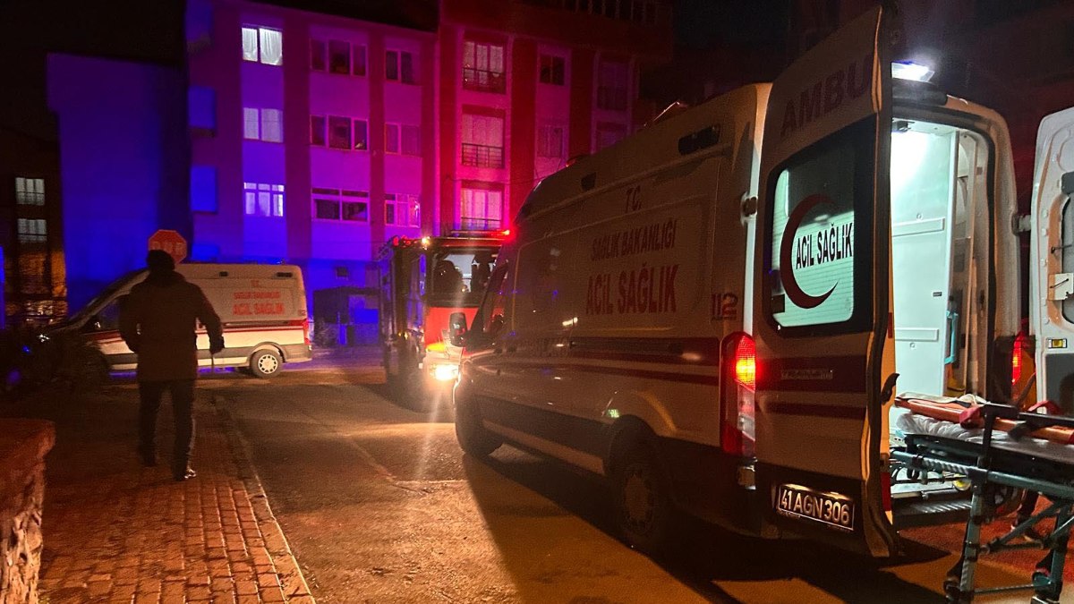 Kocaeli'de inşaat halindeki binanın asansör boşluğuna düşen çocuk yaralandı