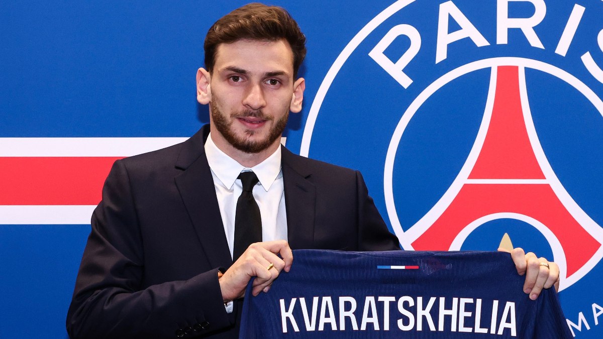 Paris St Germain, Kvaratskhelia'yı transfer etti: 70 milyon euro