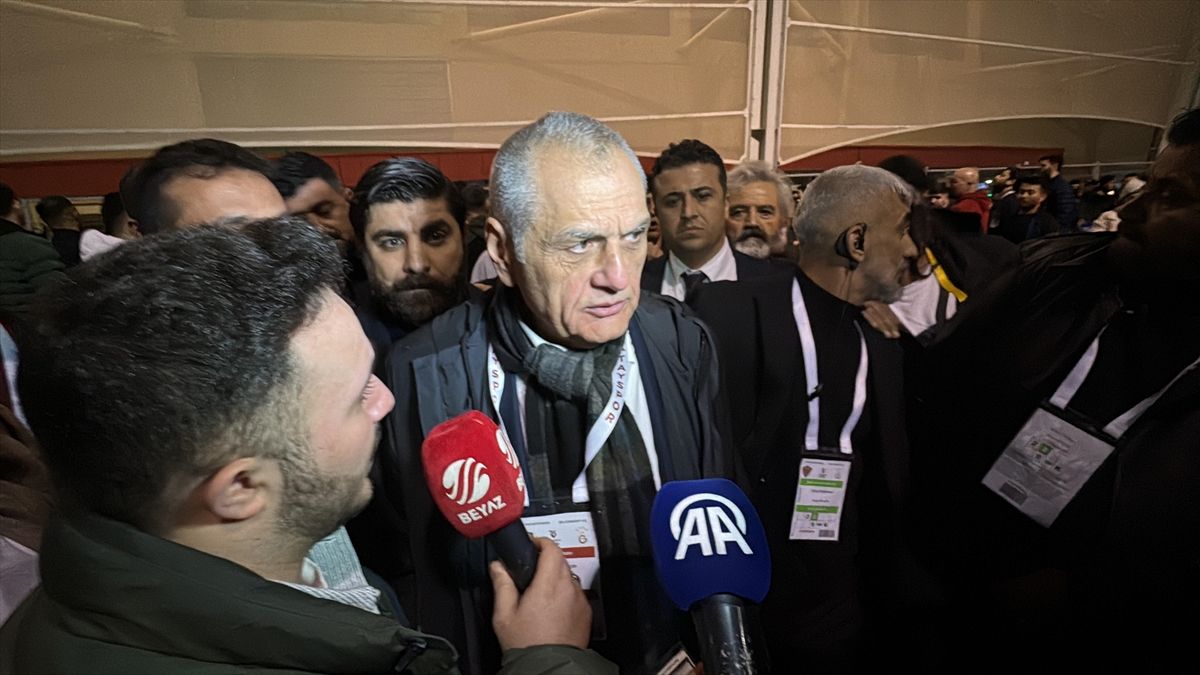 Hatayspor Başkanı Hikmet Çinçin: Futbolun içerisinde kalıp mücadele etmek istiyoruz