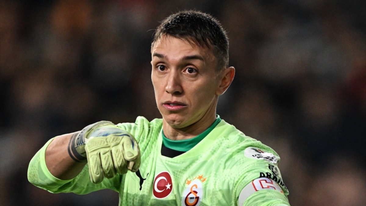 Fernando Muslera, Bülent Korkmaz'ın maç sayısına ulaştı