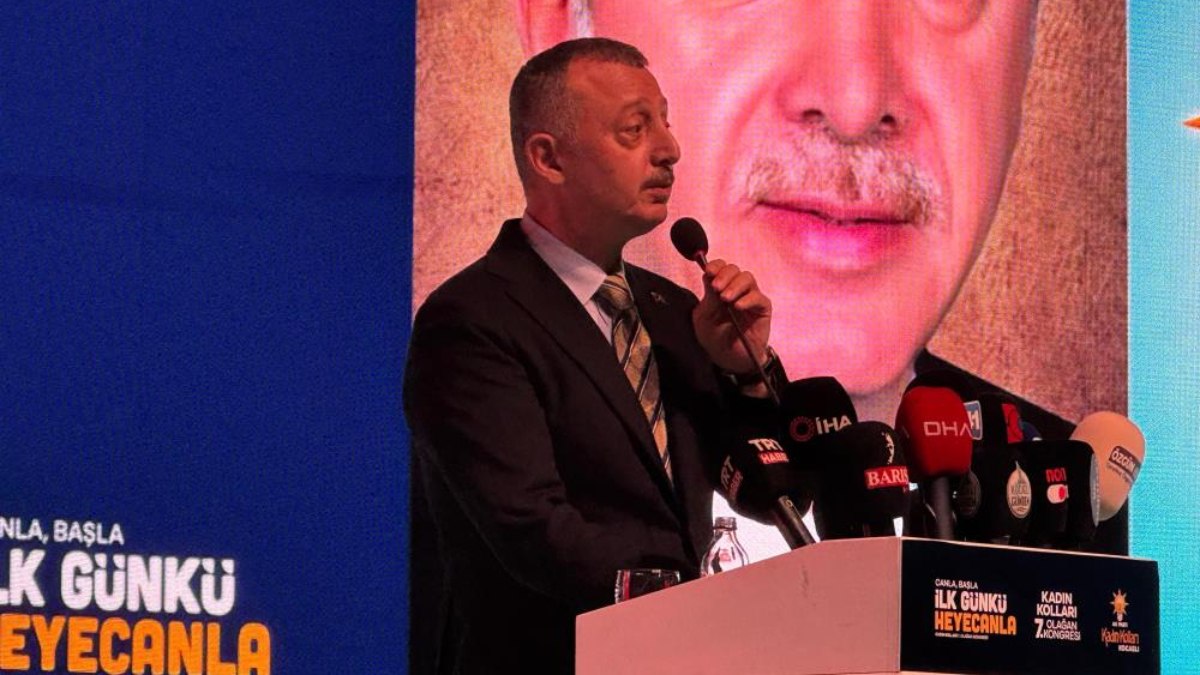 Büyükakın’dan İmamoğlu’na: Senin makyajını akıtmaya devam edeceğiz