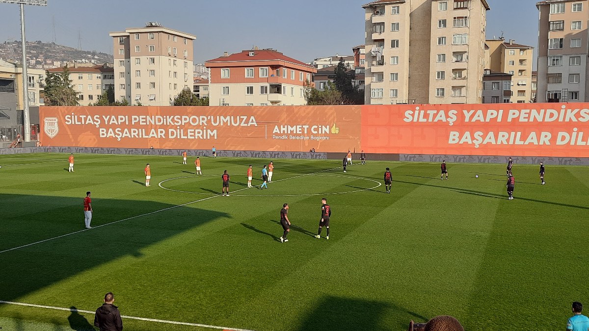 Yeni Malatyasporlu oyunculardan Pendikspor maçında protesto!