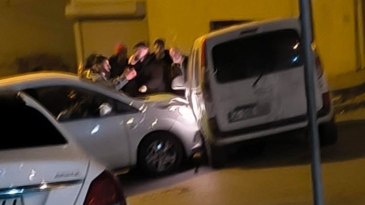 İstanbul'da kaza yapan sürücüler kavgaya tutuştu