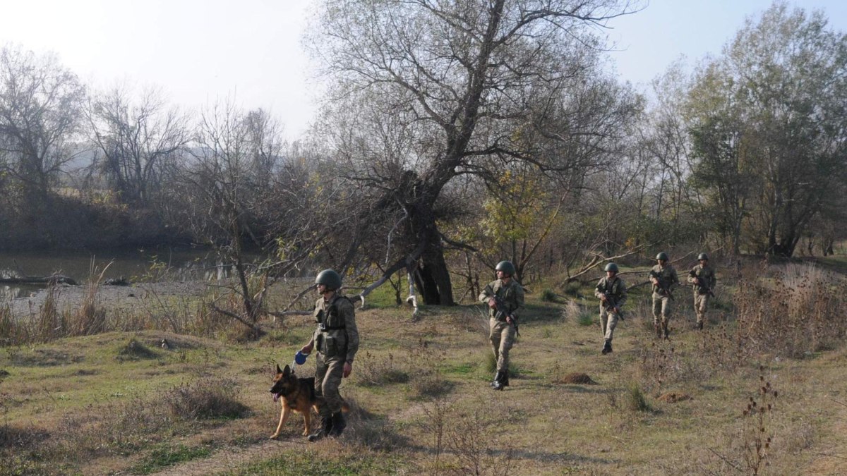 Edirne'de Yunanistan'a kaçarken yakalanan FETÖ şüphelileri tutuklandı