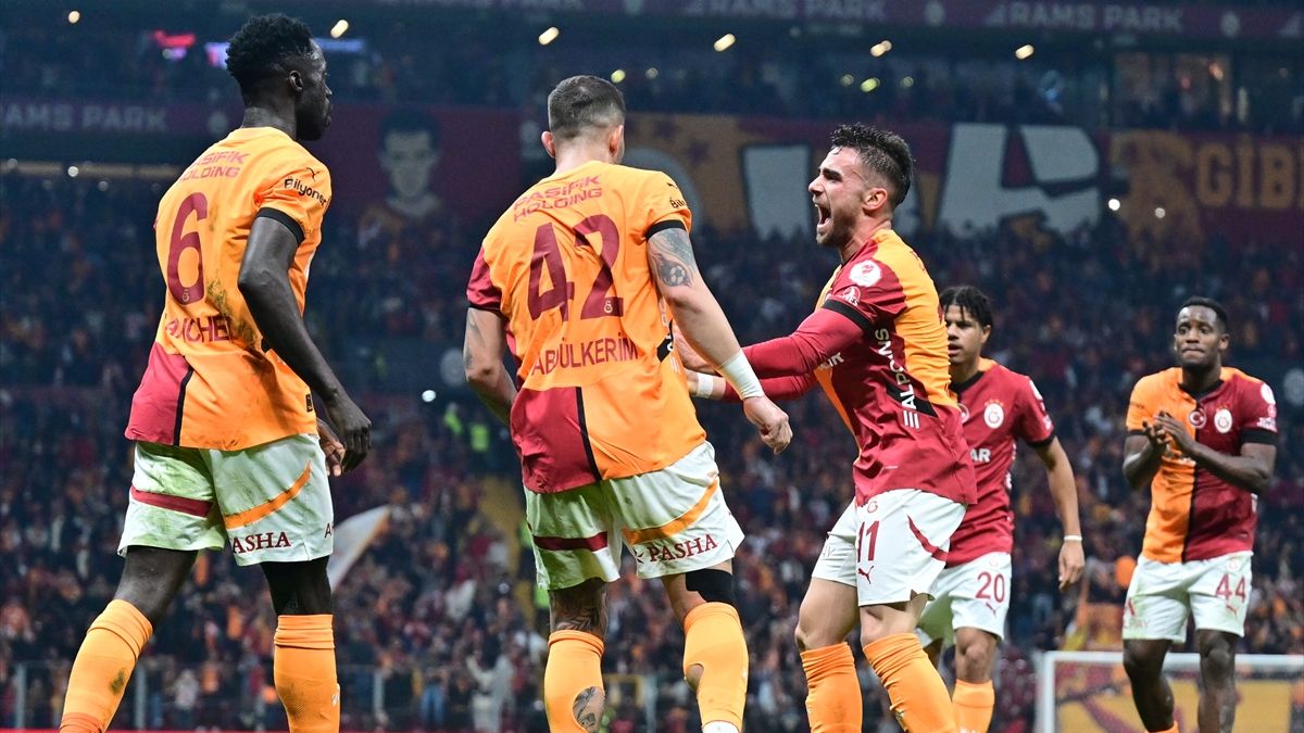 Galatasaray - Dinamo Kiev maçının ilk 11'leri
