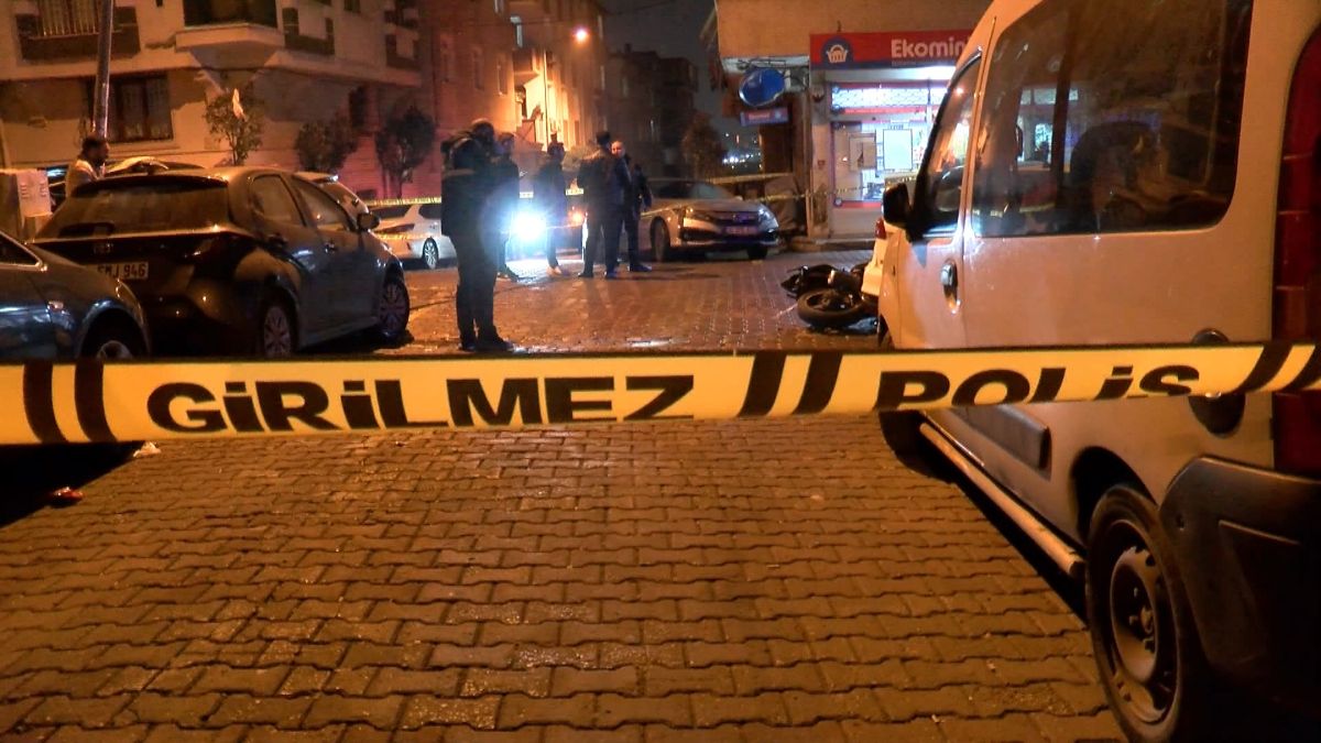 İstanbul Bahçelievler'de ateş açılan motosikletteki 2 kişiden biri öldü