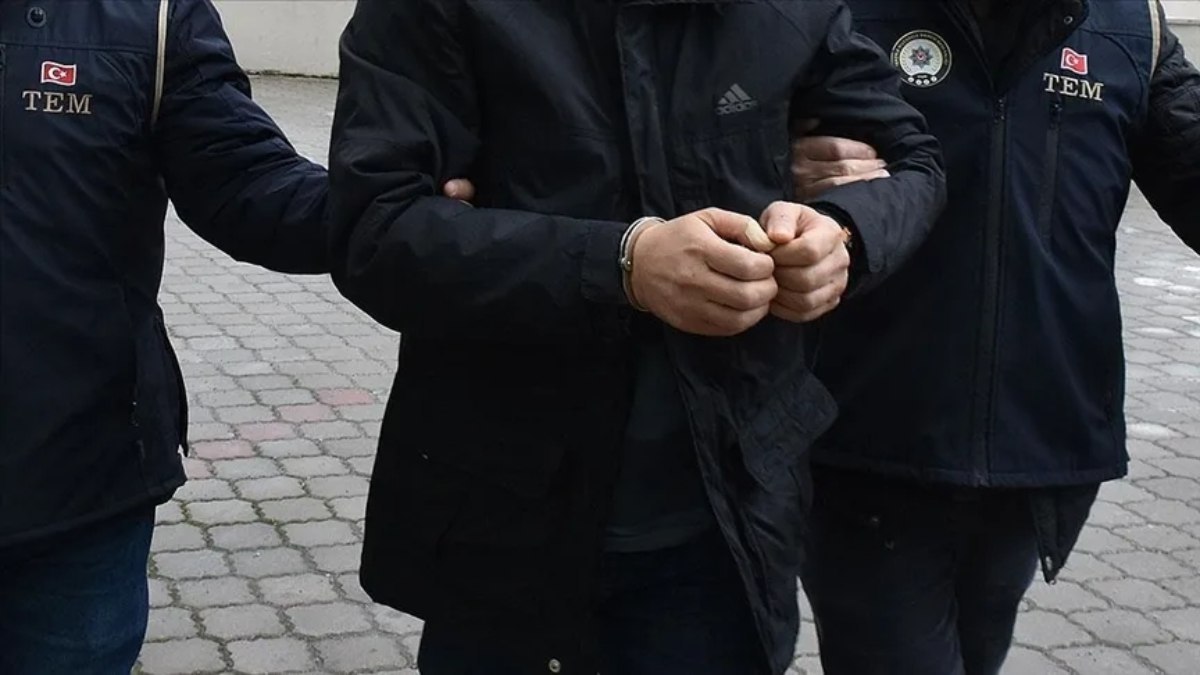 Edirne'de Yunanistan'a kaçma hazırlığında olan FETÖ şüphelisi eski hakim ve savcı yakalandı
