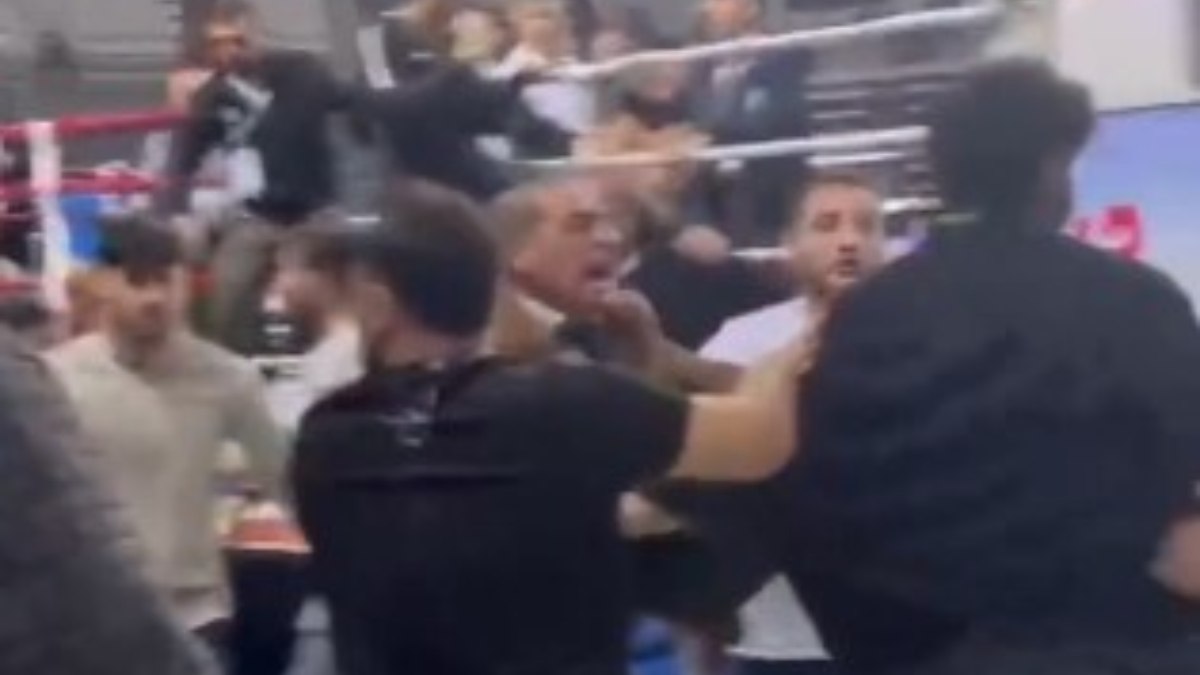 Antalya'da kick boks şampiyonasında kavga: 4 hakem yaralandı