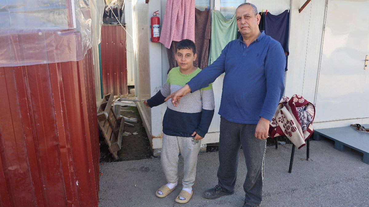 Hatay'da depremzede çocuğun bisikleti çalındı