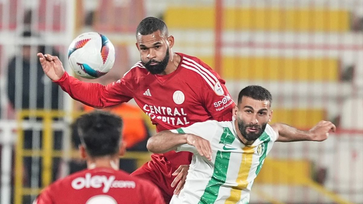 Ümraniyespor konuğu Şanlıurfaspor’u tek golle geçti Ümraniyespor konuğu Şanlıurfaspor’u tek golle geçti