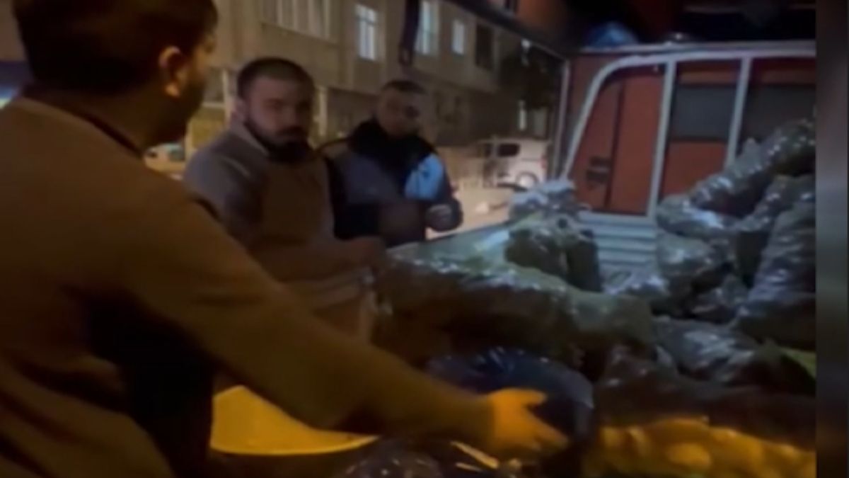 İstanbul'da seyyar satının oyunu kısa sürdü: 21 kilogram diye sattığı patates 10 kilogram çıktı
