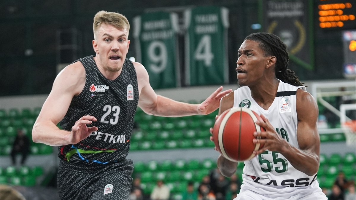 Darüşşafaka, Aliağa Petkimspor'u rahat yendi