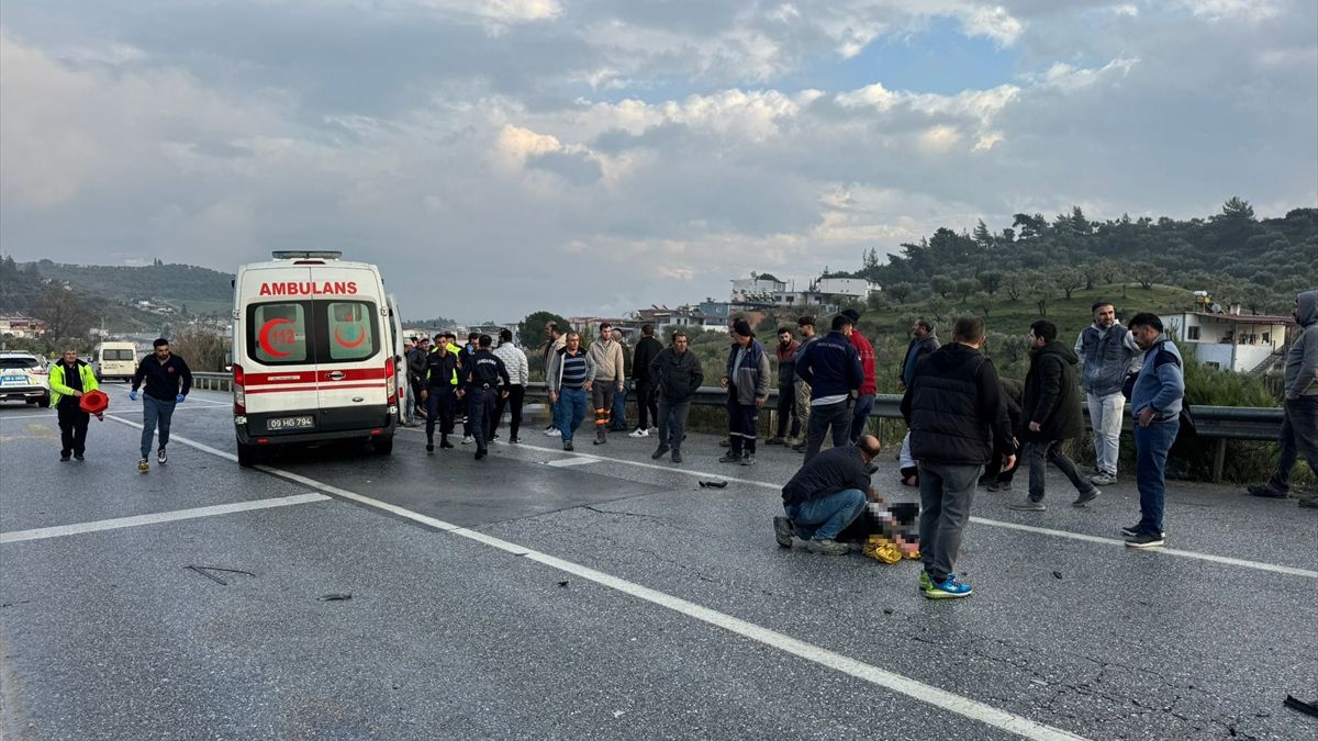 Aydın’da otomobil park halindeki araca çarptı: 1 ölü