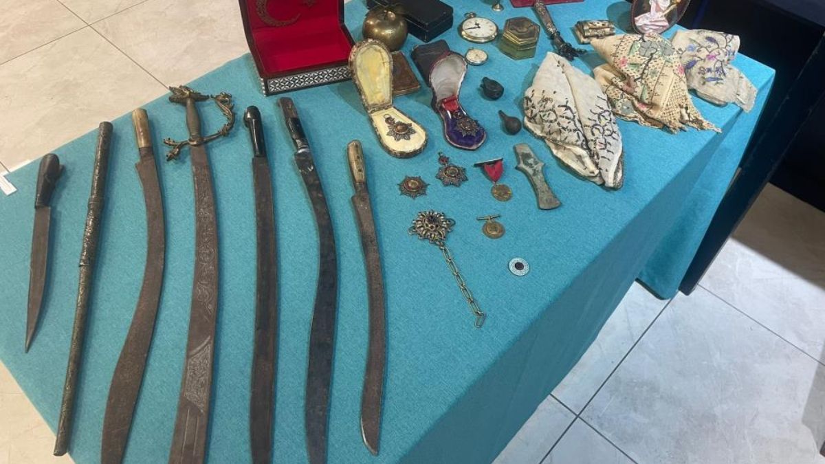 Ankara ve İstanbul'da tarihi eser operasyonu: 243 obje ele geçirildi