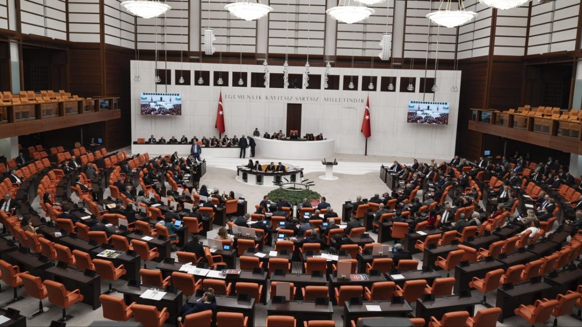 TBMM yoğun gündemle mesaisine dönüyor