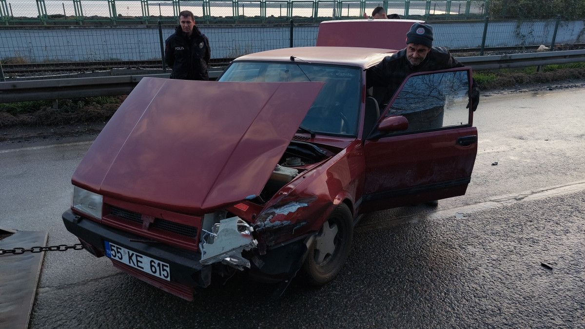 Samsun’da Tofaş bariyere çarptı: 1 yaralı
