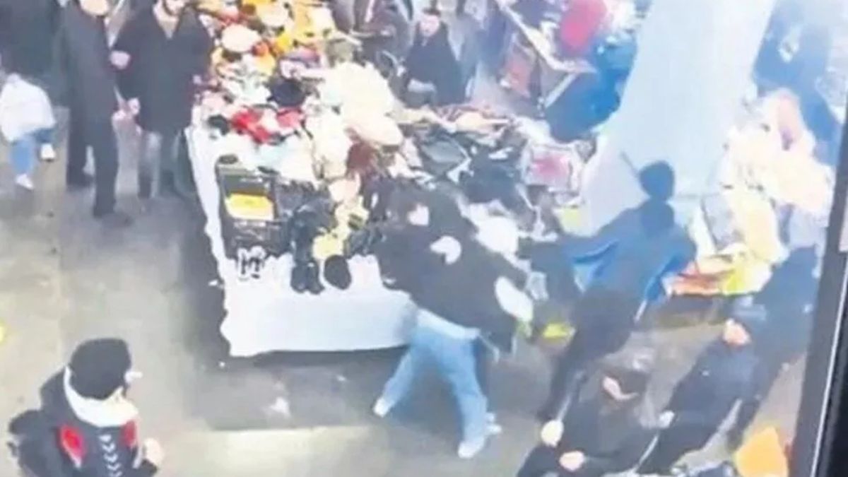 İstanbul'da bit pazarında dehşet: İtalyan şefin oğluna bıçaklı saldırı