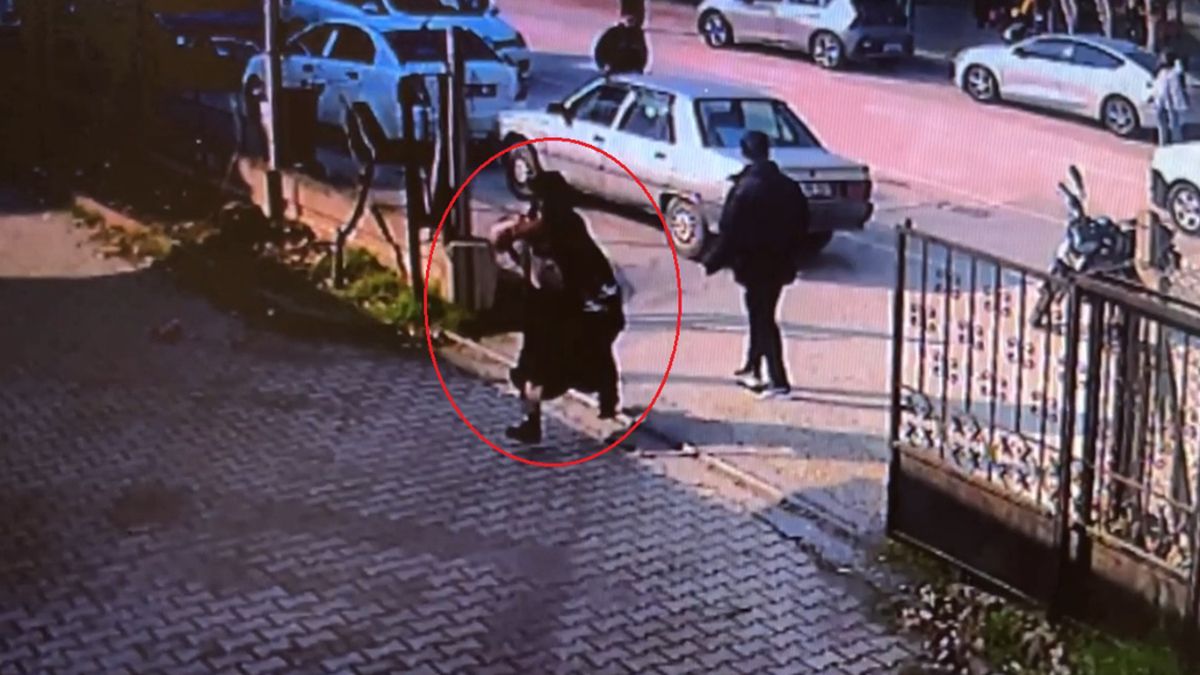 Bursa’da motosikletin çarptığı oğlunu kucaklayan anne sağlık ocağına koştu