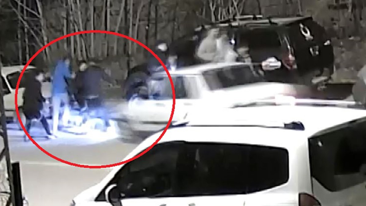 Ankara'da otomobil öğrencilerin arasına daldı: 2 yaralı