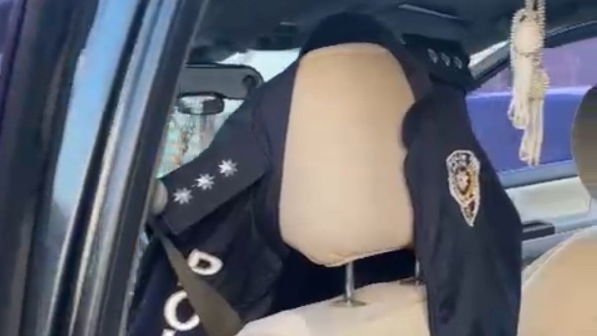 İstanbul'da sahte polisi kartındaki yazım hatası yakalattı