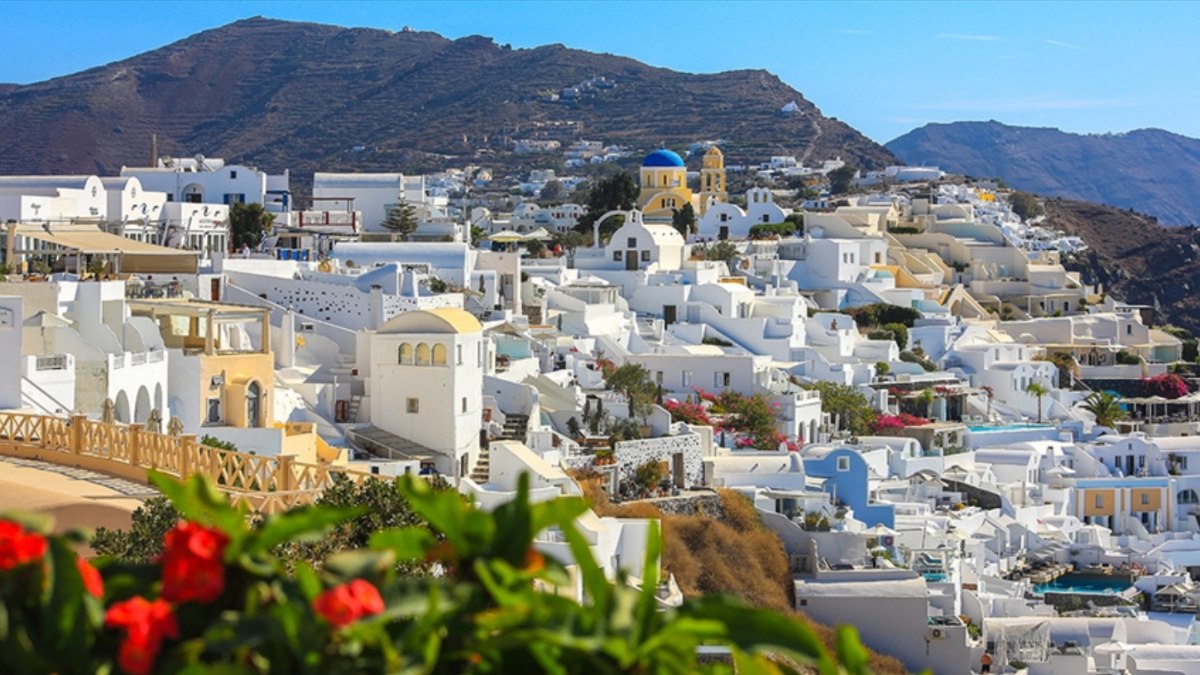 Yunanistan Santorini Adası'ndaki sismik hareketlilik, eğitime 1 gün ara verdirdi