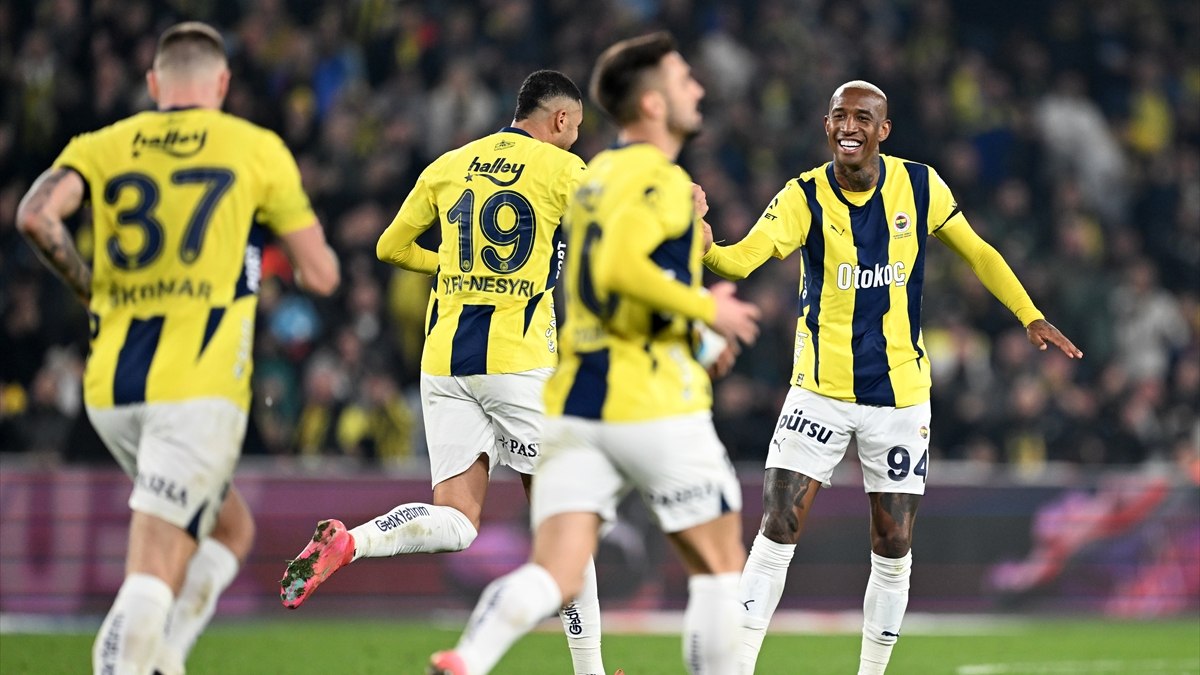 Fenerbahçe, Rizespor'u üç golle geçti