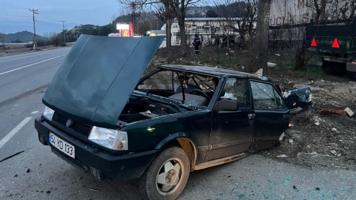 Bolu'da ikiye bölünen otomobilden yara almadan kurtuldu