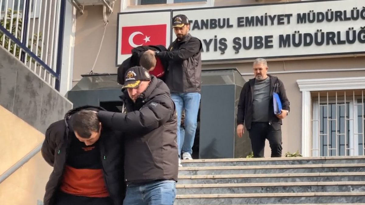 İstanbul'da internet üzerinden yüzlerce kişiyi dolandırdılar