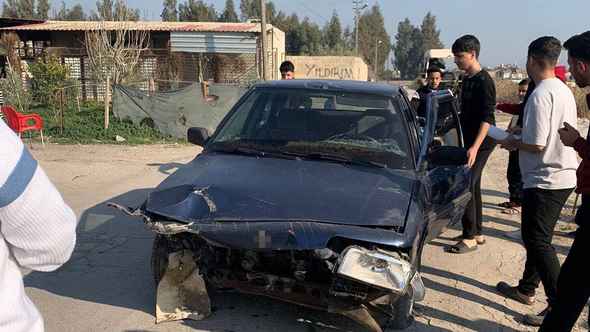 Hatay'da kontrolden çıkan araç dereye uçtu