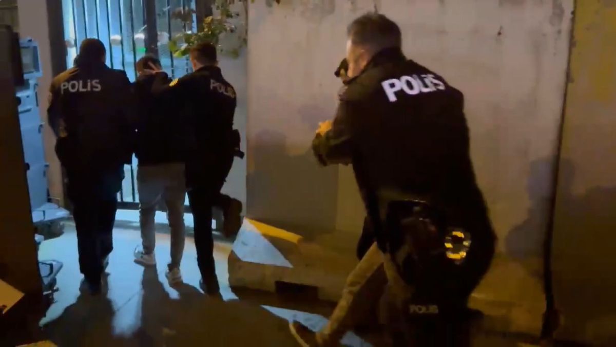 İstanbul'da zehir tacirlerine operasyon: 2 tutuklama