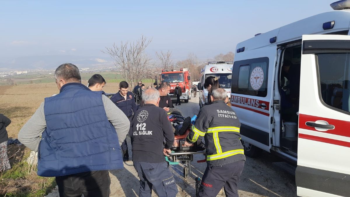 Samsun'da iki araç kafa kafaya çarpıştı: 10 yaralı
