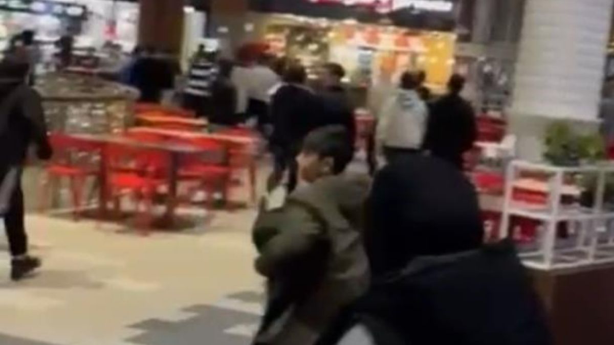 İstanbul Ataşehir’de iki grup alışveriş merkezinde birbirine girdi