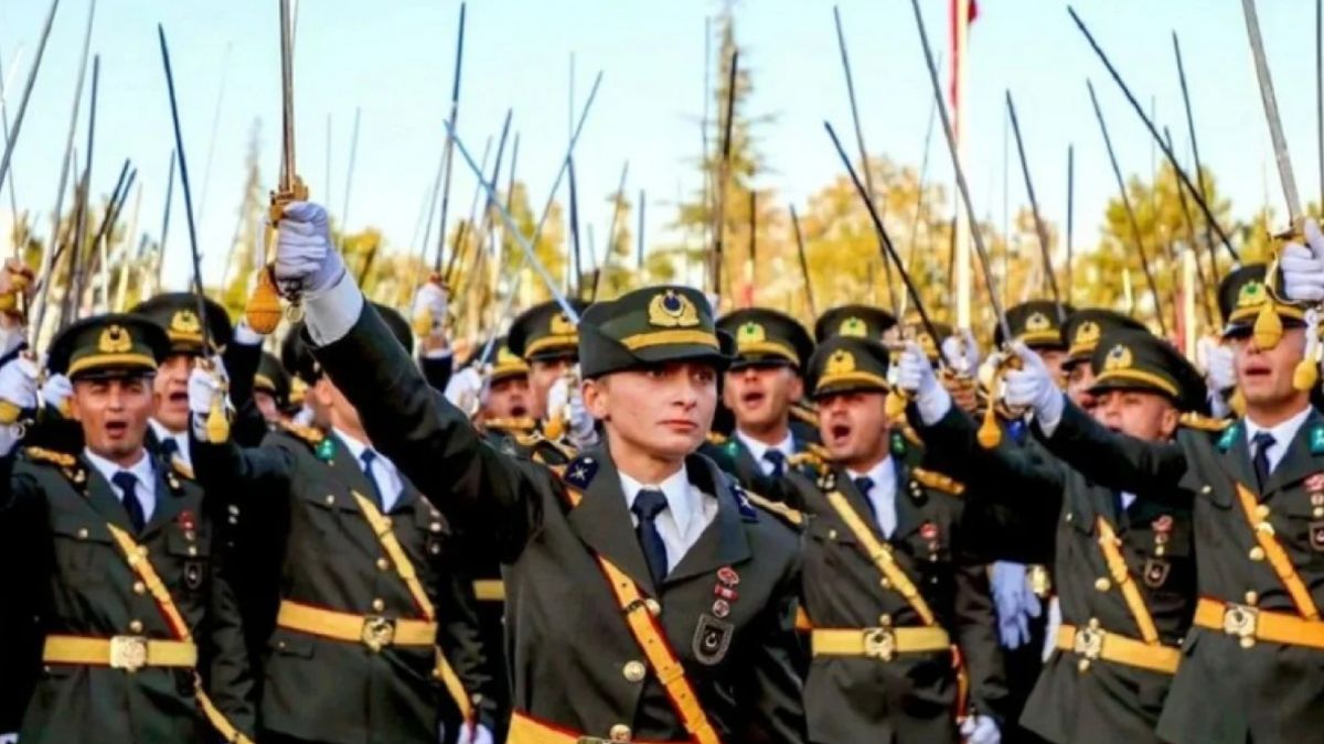 Kılıçlı yemin nedeniyle ihraç edilmişlerdi: Kararın gerekçesi açıklandı