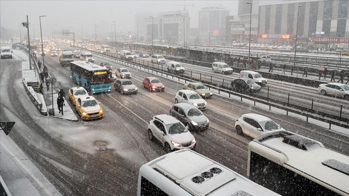 Kar kapıda: İşte zorlu yollarda araç kullanırken dikkat etmeniz gerekenler