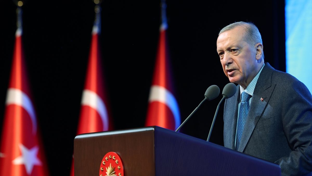 Cumhurbaşkanı Erdoğan'dan üniversite öğrencilerine istihdam müjdesi