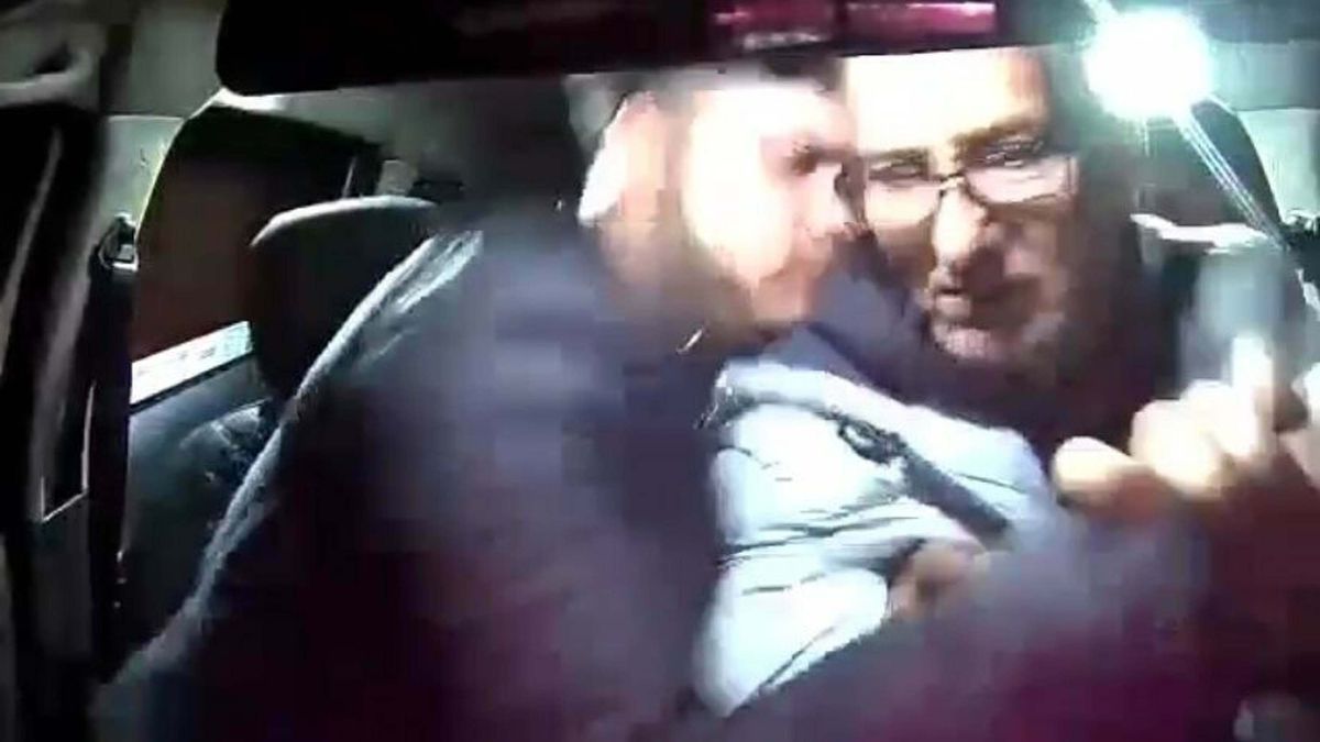 Manisa’da taksiciyi bıçakla gasbetmeye çalıştı: Arkadaşım kahveme uyuşturucu madde atmış