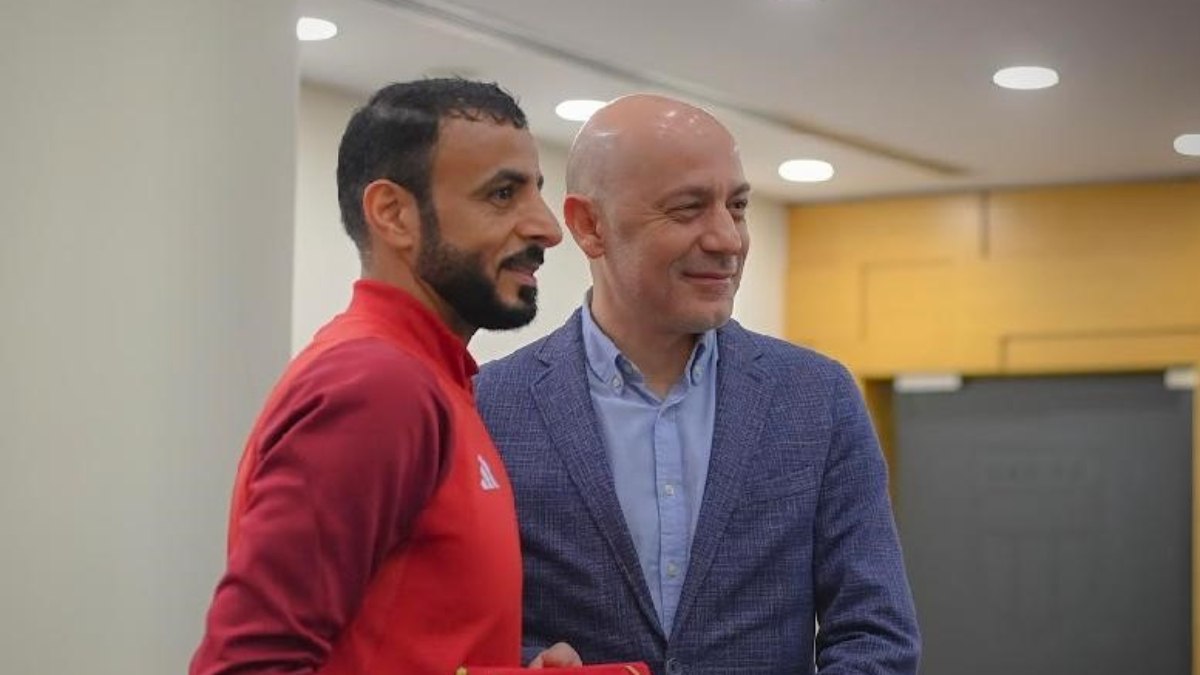 Cüneyt Çakır, FIFA'nın hakem seminerine katıldı