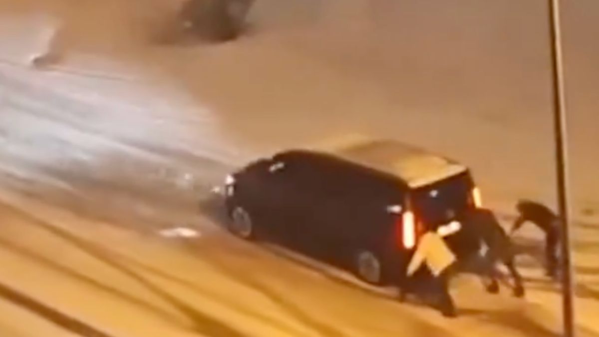 İstanbul'da kar trafik kazalarını beraberinde getirdi
