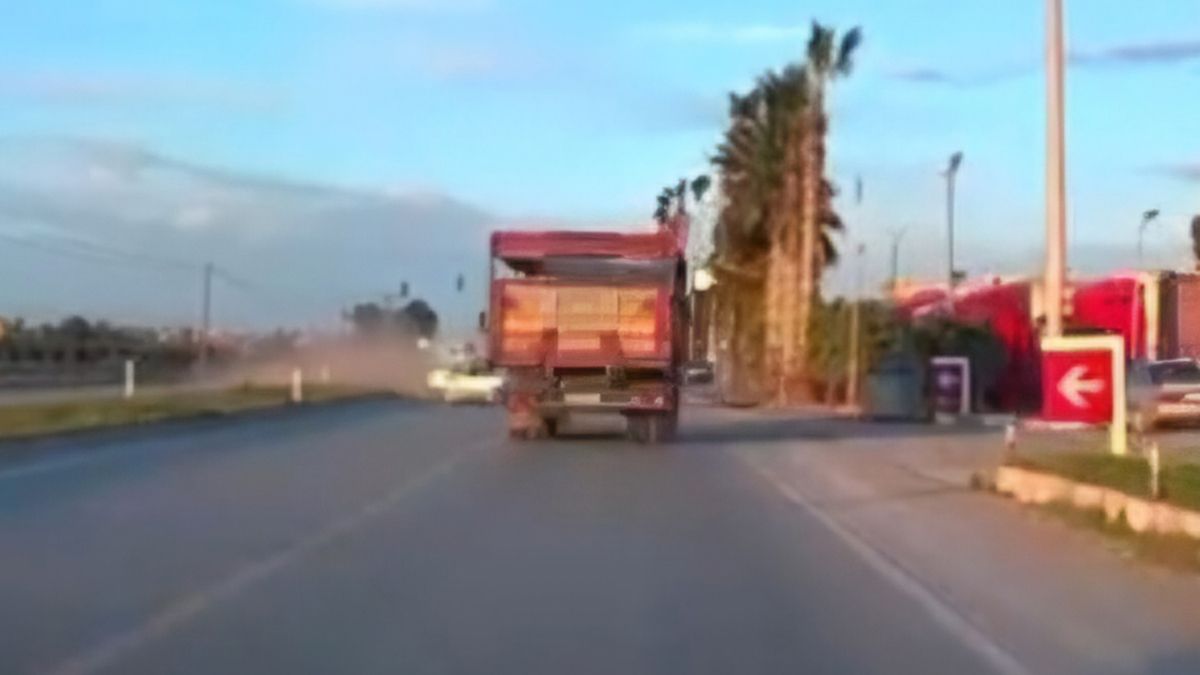 Mersin’de kamyonla çarpışan otomobilin sürücüsü öldü
