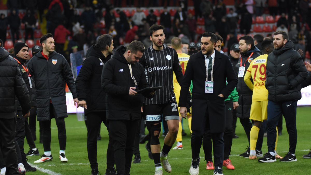 Kayserispor - Konyaspor maçı sonunda hakeme tepki!